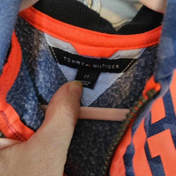 Tommy HIlfiger Sweat Suit (2pc) - Size 2T - Picture 4 of 5